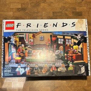 LEGO 21319 Friends The TV Series Set with Several Mini-Figures New 1070pcs